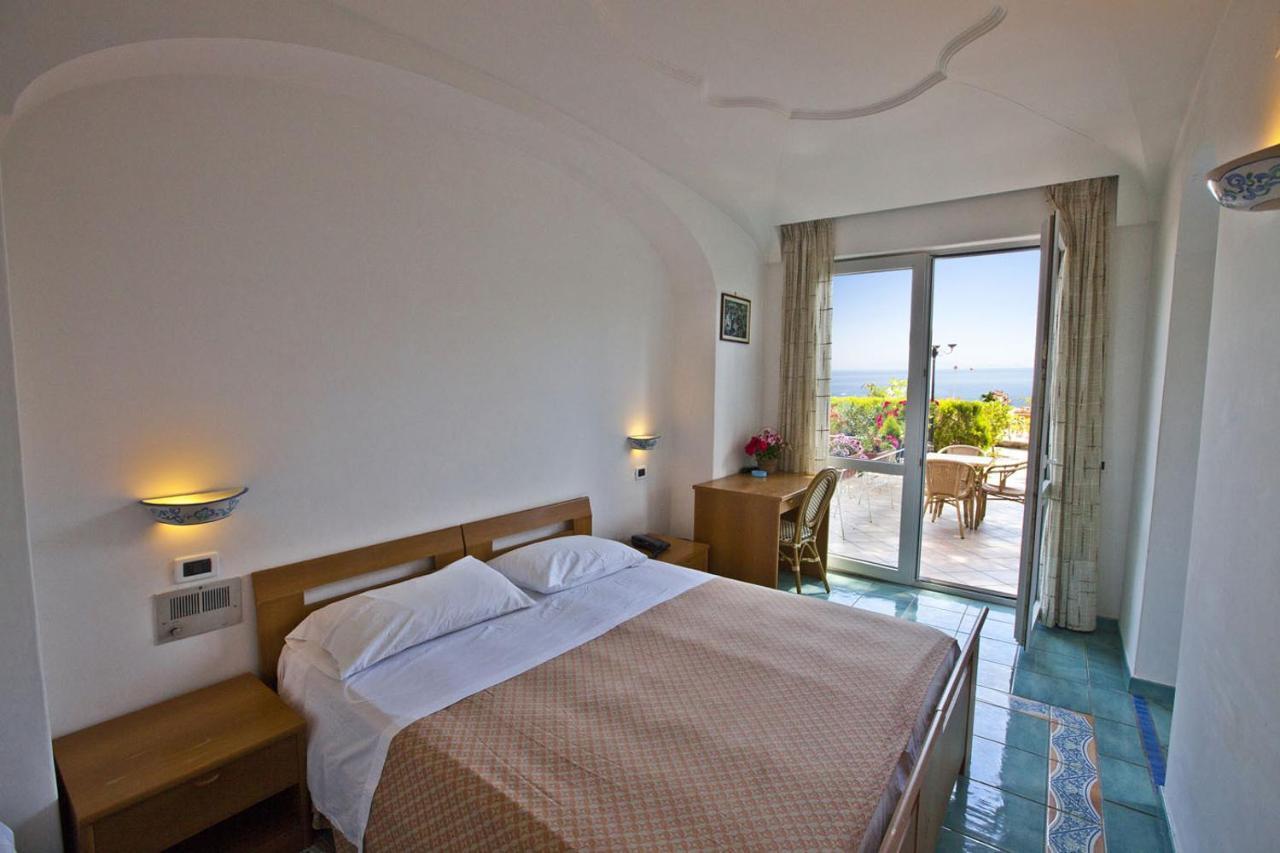 Hotel Don Felipe Ísquia Quarto foto